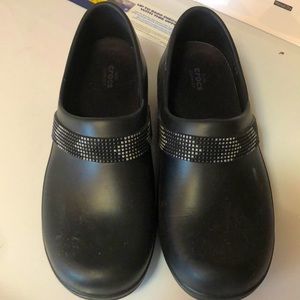 Crocs women size 11 dual comfort